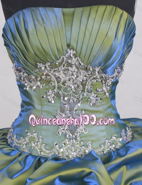 Lovely Appliques and Beading Ball Gown Strapless Quinceanera Dresses